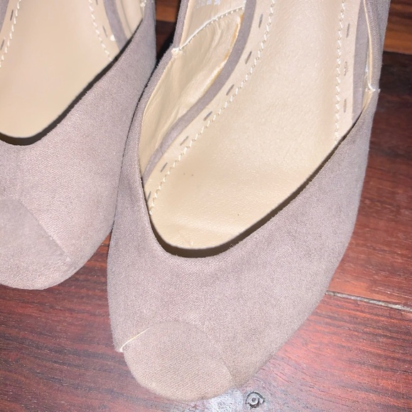 Madeline Stuart Open Toe Wedges - Picture 3 of 5